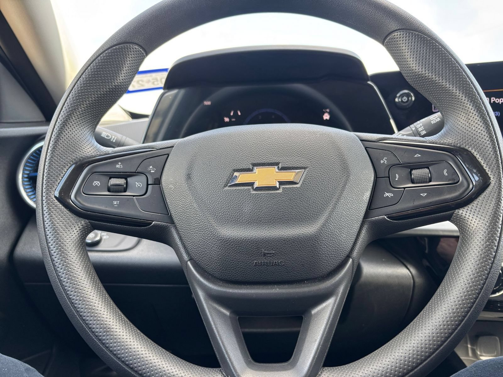 Thumbnail: 2025 Chevrolet Trax - 22