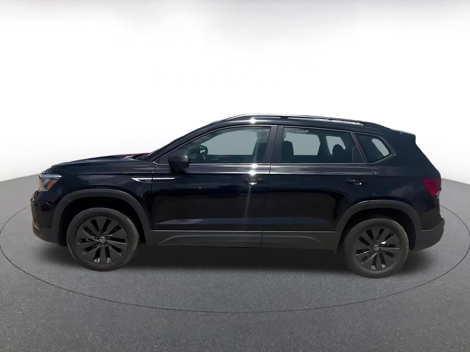 Thumbnail: 2024 Volkswagen Taos - 9