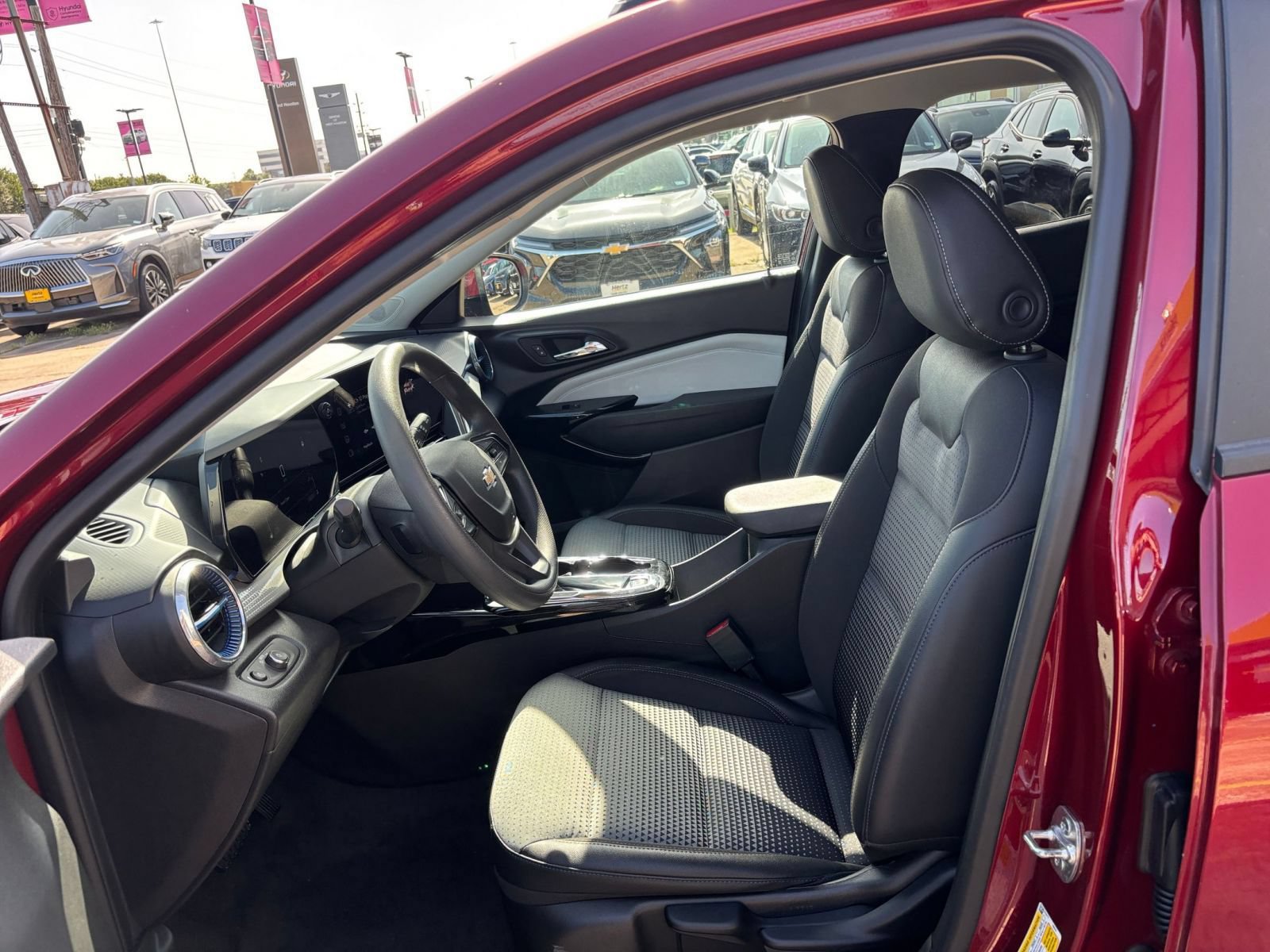 Thumbnail: 2025 Chevrolet Trax - 25