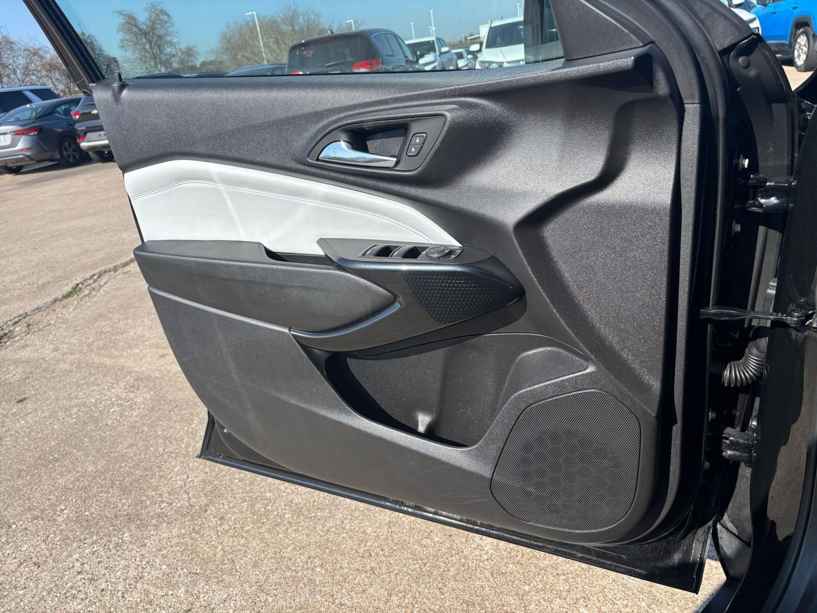 Thumbnail: 2025 Chevrolet Trax - 18