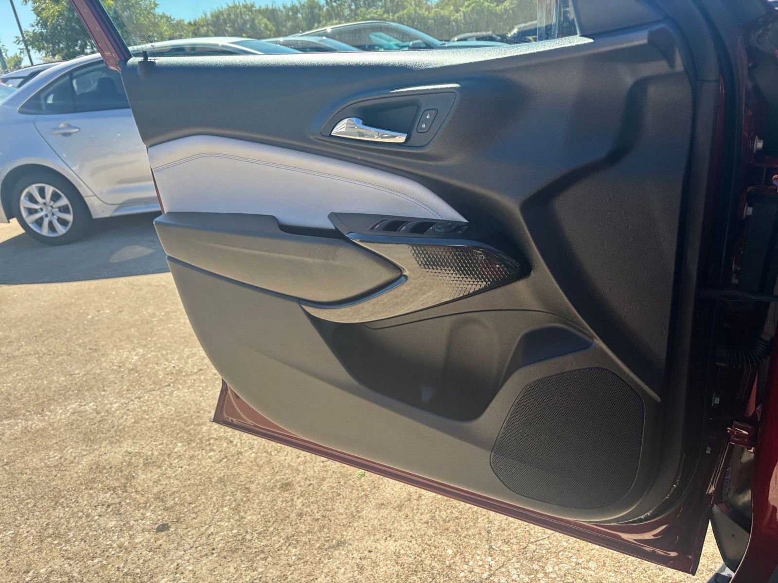 Thumbnail: 2025 Chevrolet Trax - 20