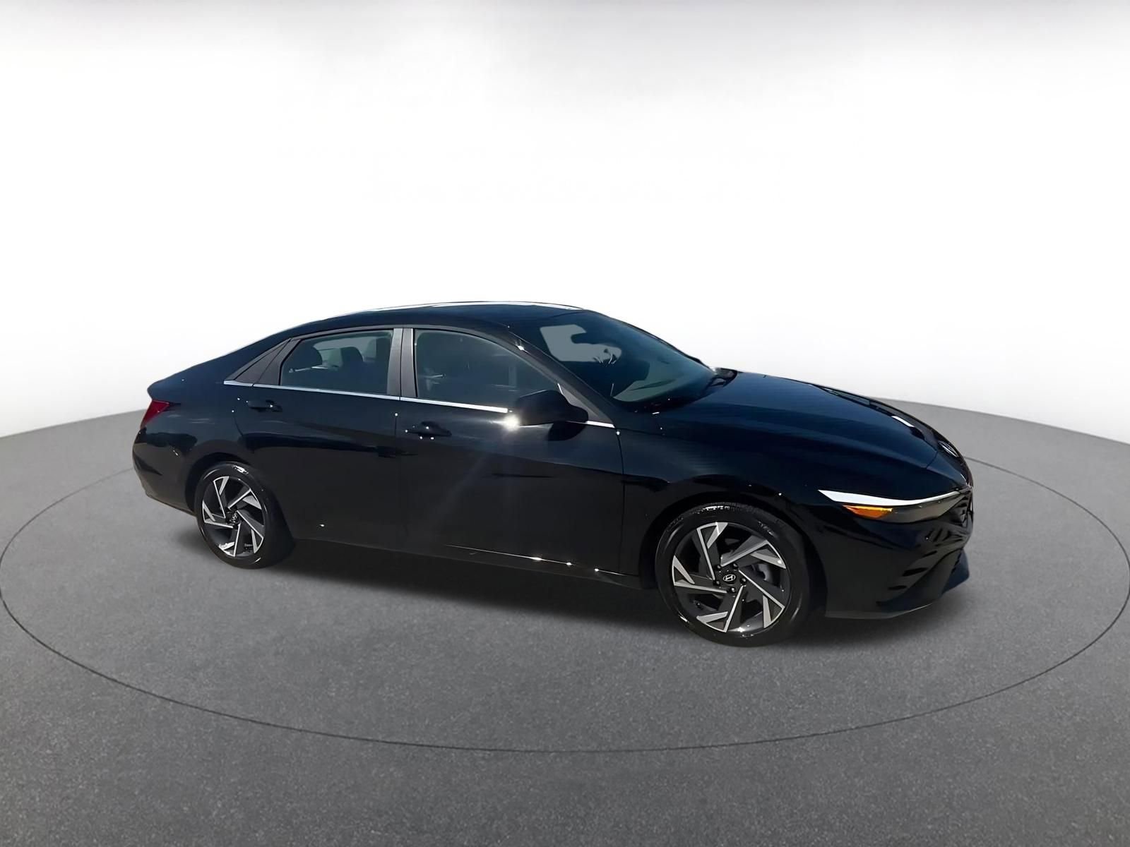 Thumbnail: 2025 Hyundai Elantra - 2