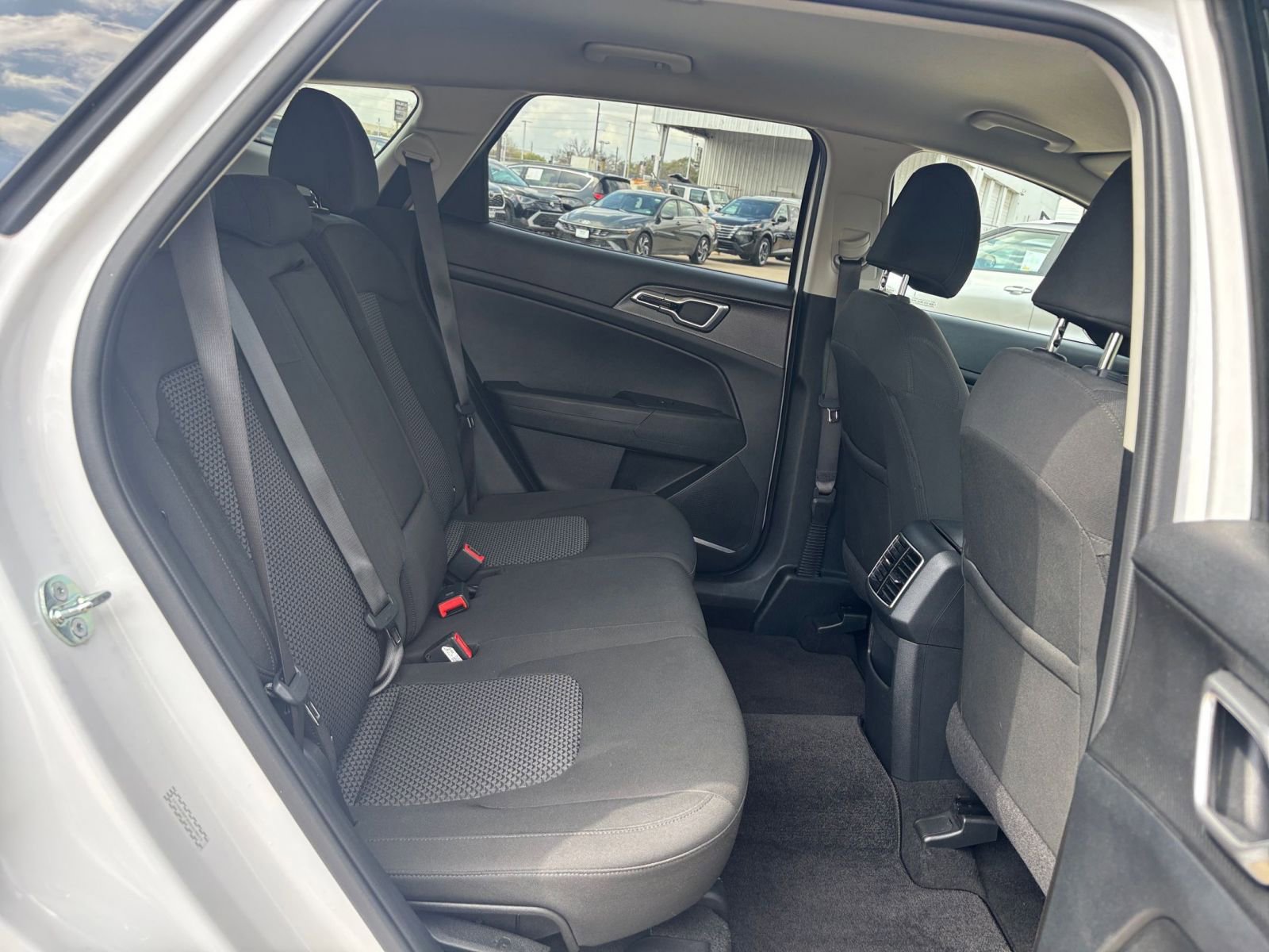 Thumbnail: 2025 Kia Sportage - 24