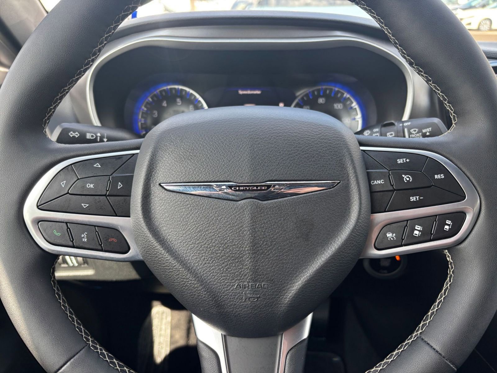 Thumbnail: 2025 Chrysler Pacifica - 30