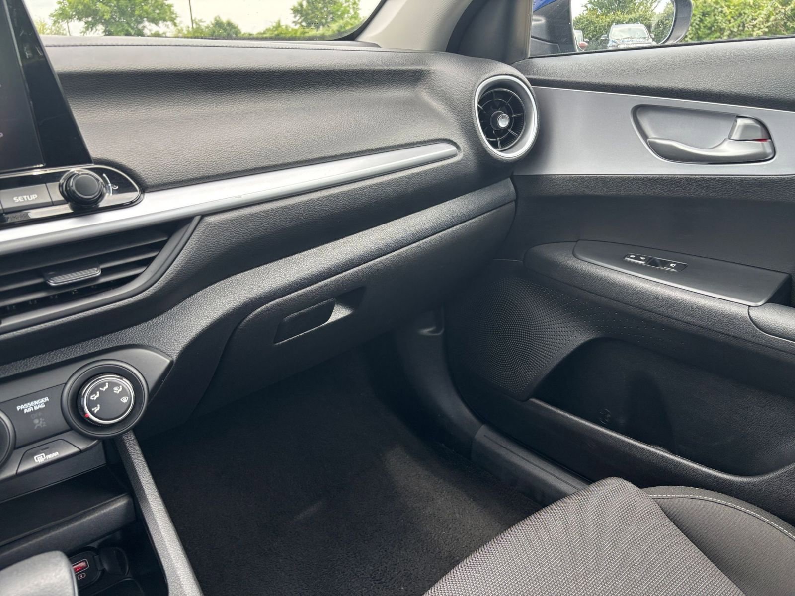 2024 Kia Forte LXS 28