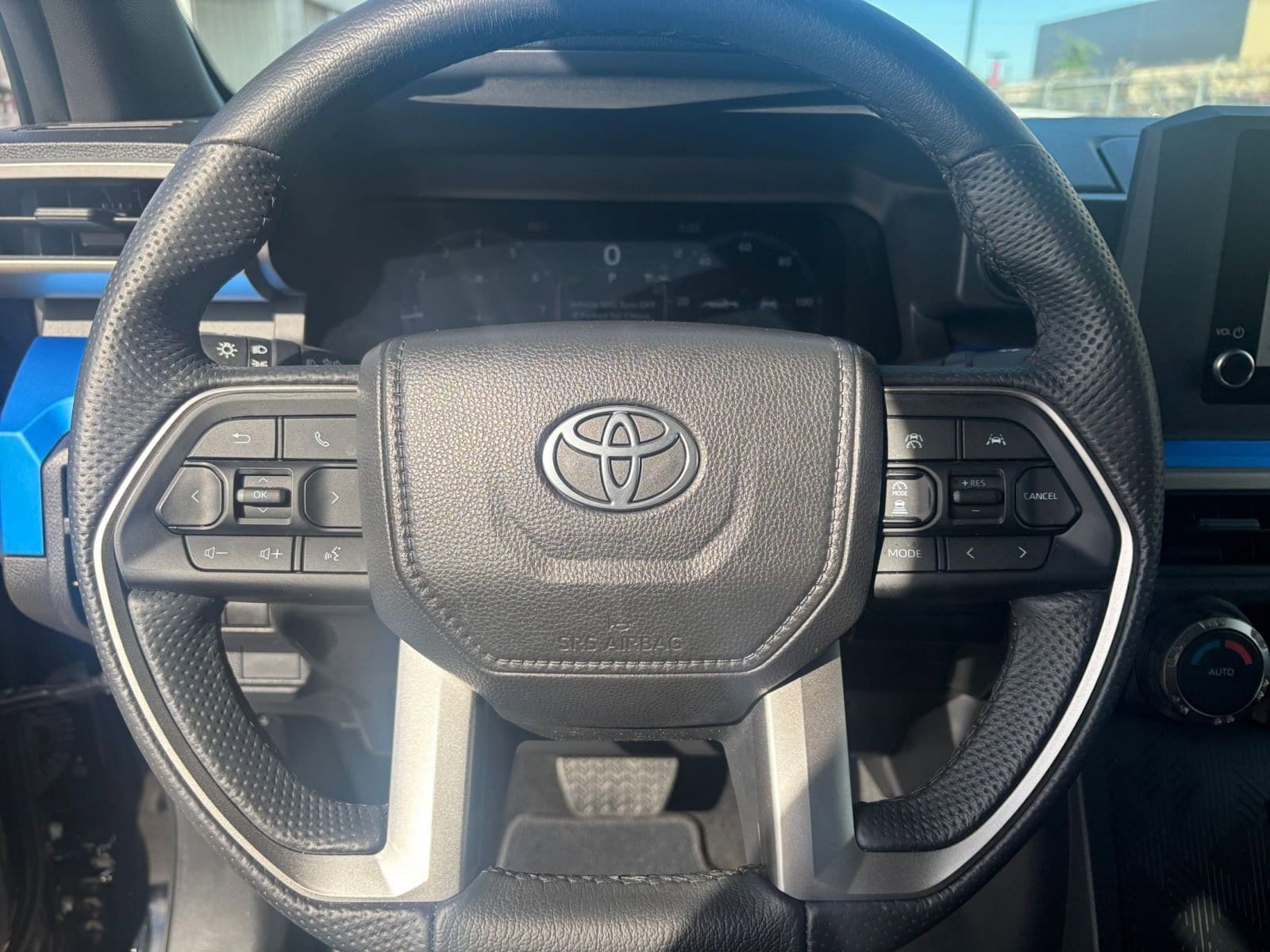 Thumbnail: 2025 Toyota Tacoma - 25