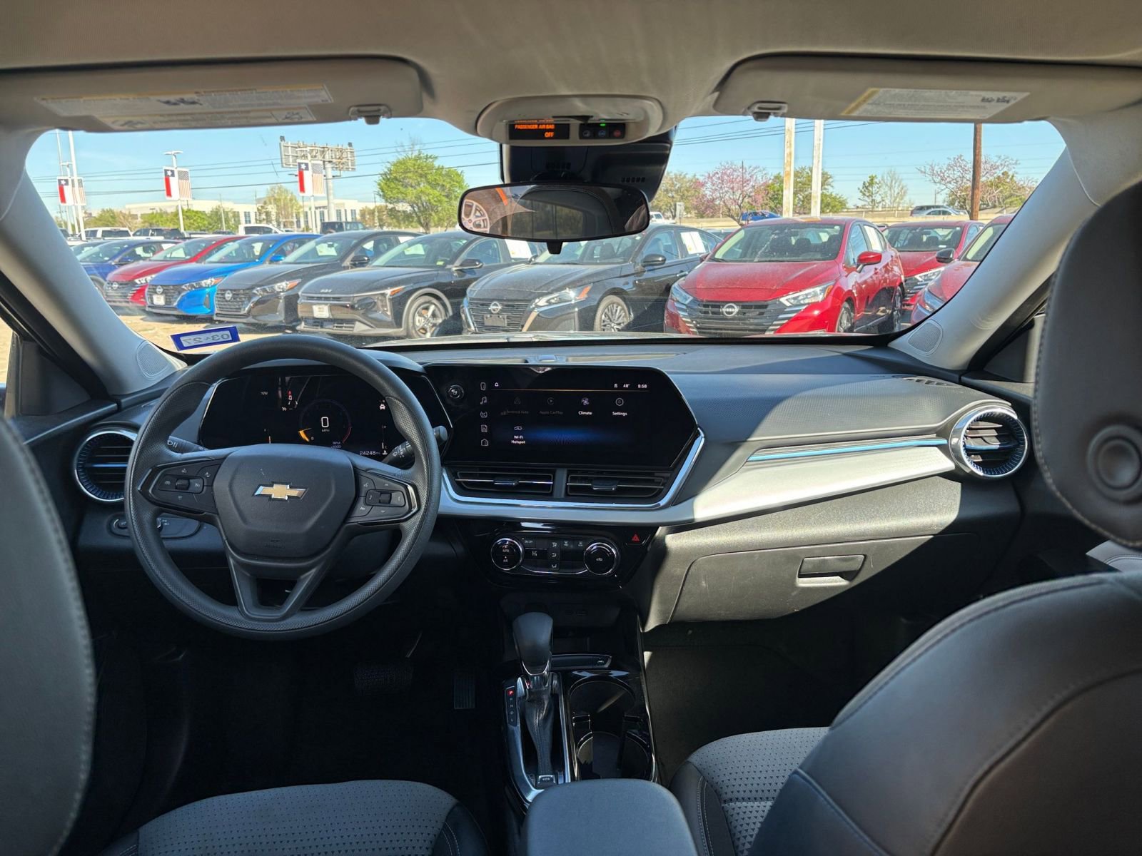 Thumbnail: 2025 Chevrolet Trax - 32