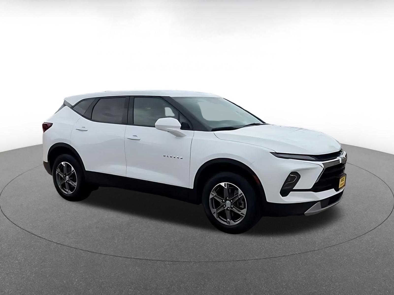 Thumbnail: 2025 Chevrolet Blazer - 2