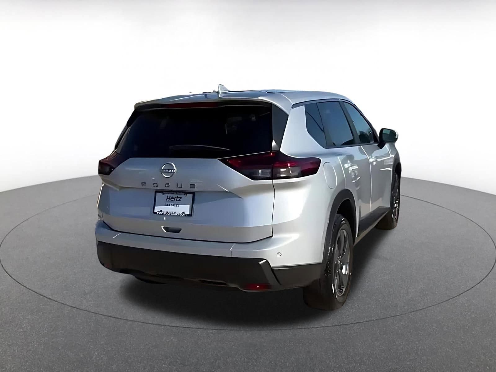 Thumbnail: 2025 Nissan Rogue - 10