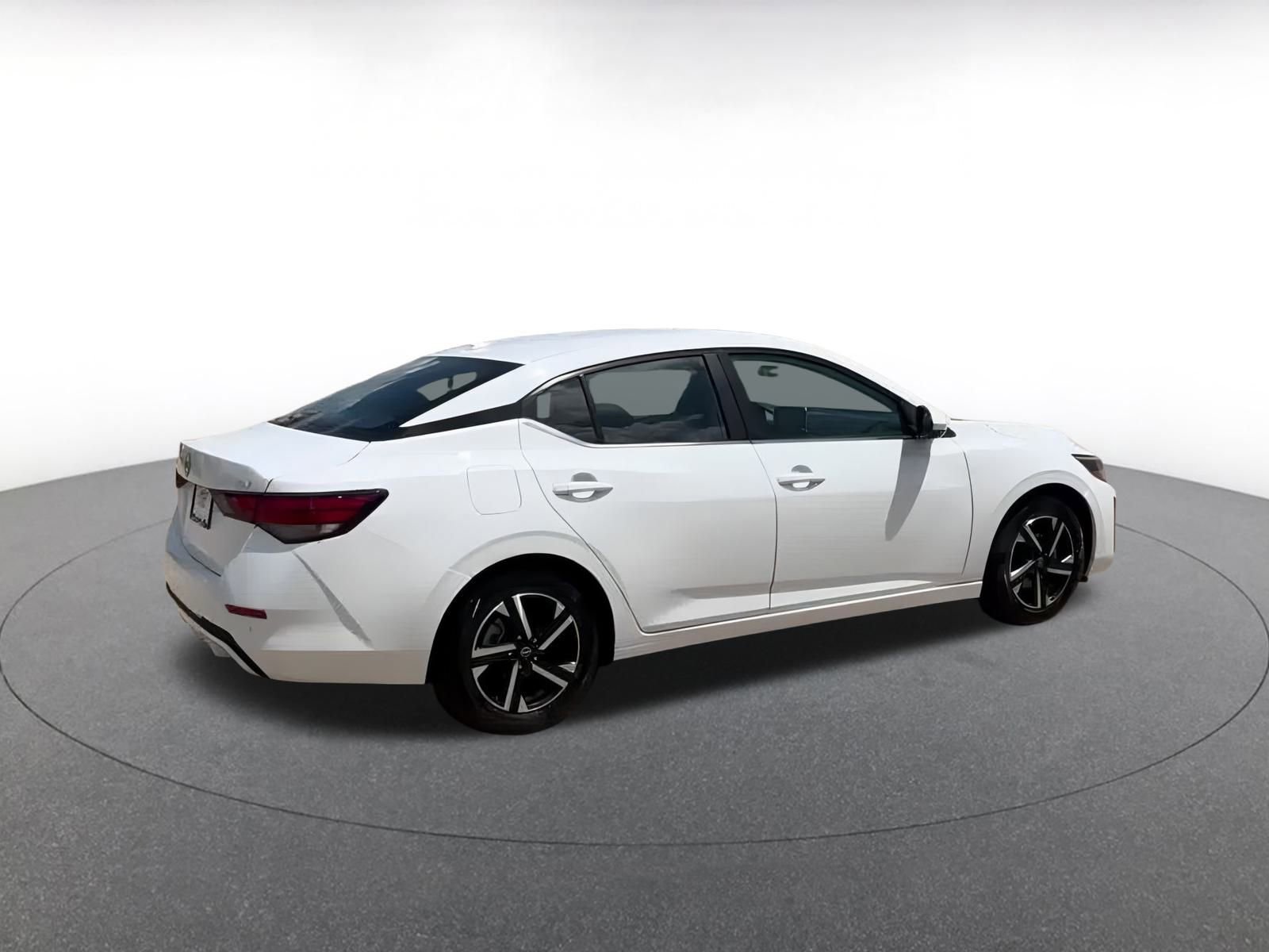 Thumbnail: 2024 Nissan Sentra - 10