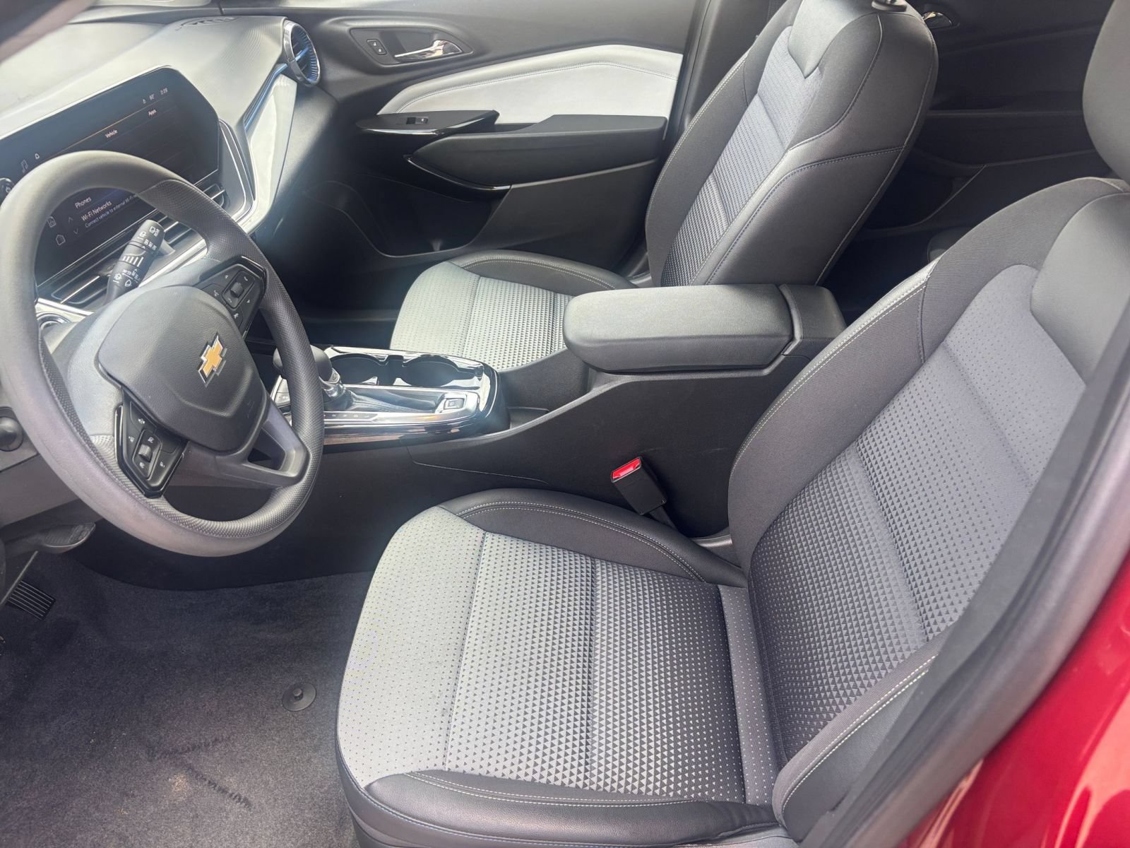 Thumbnail: 2025 Chevrolet Trax - 21