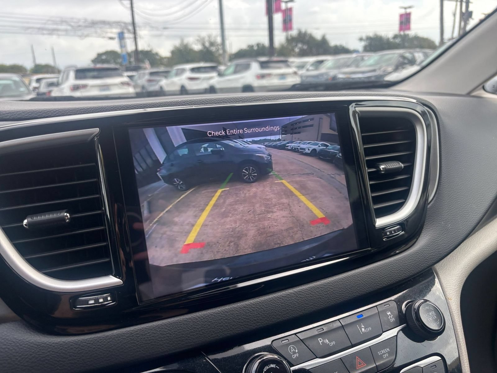Thumbnail: 2024 Chrysler Pacifica - 25