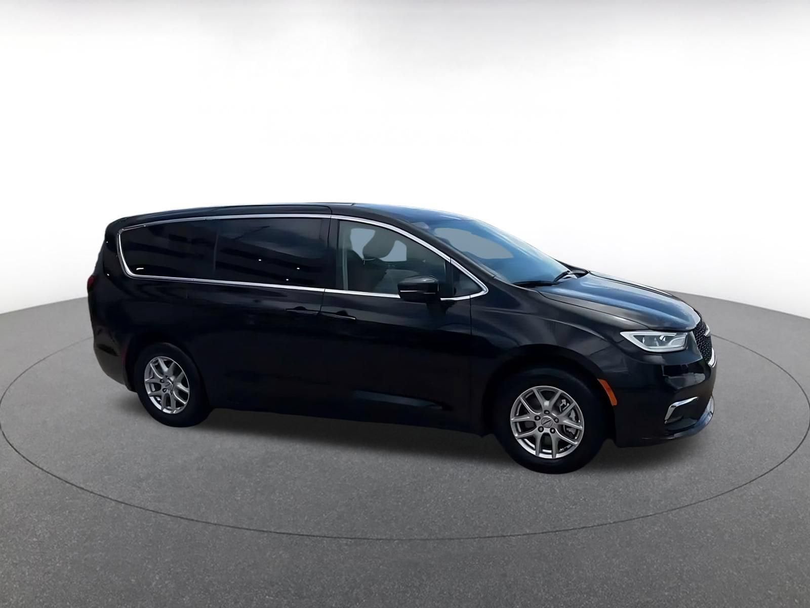 Thumbnail: 2024 Chrysler Pacifica - 2