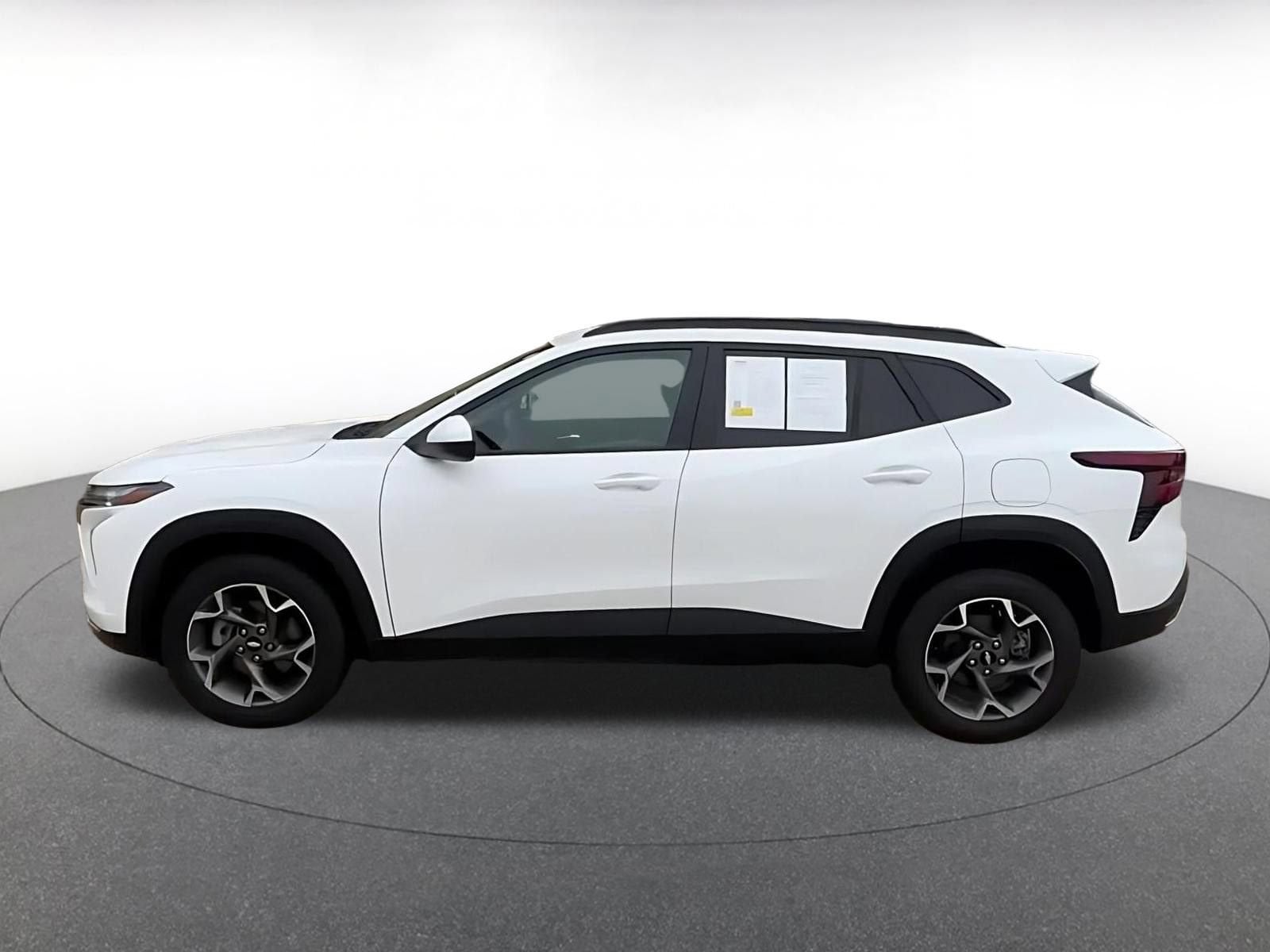 Thumbnail: 2025 Chevrolet Trax - 9