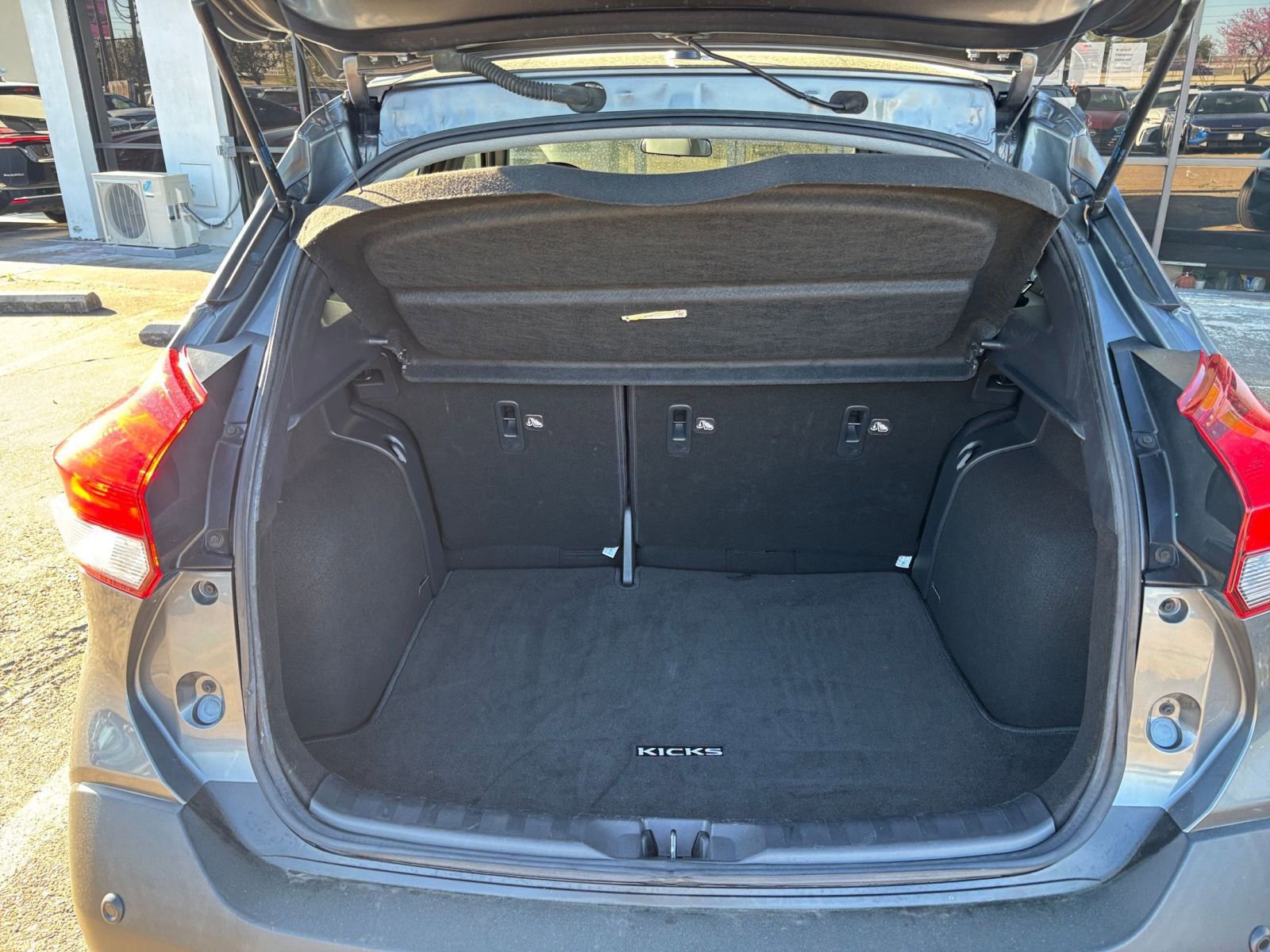 Thumbnail: 2020 Nissan Kicks - 30