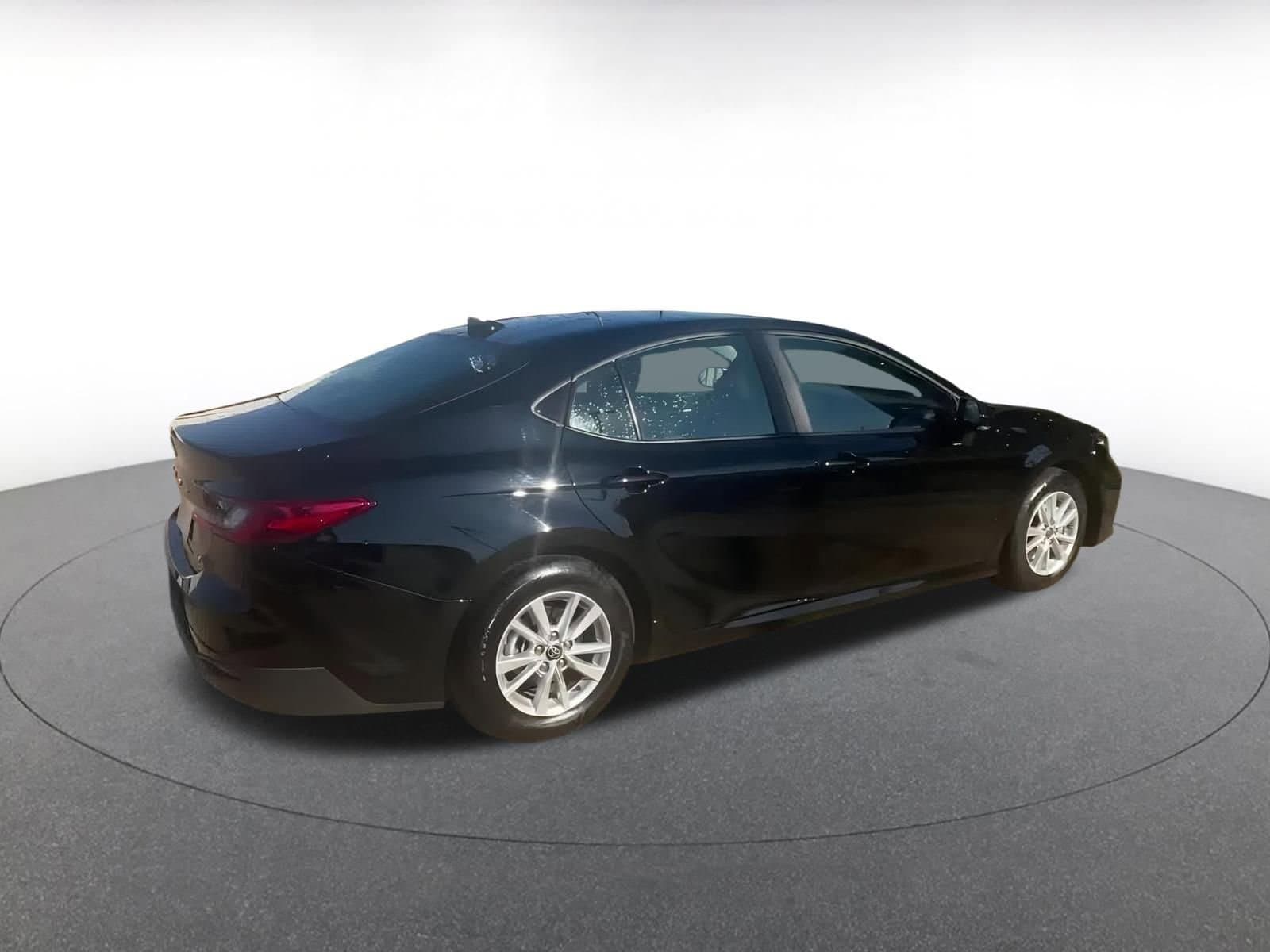 Thumbnail: 2025 Toyota Camry - 15