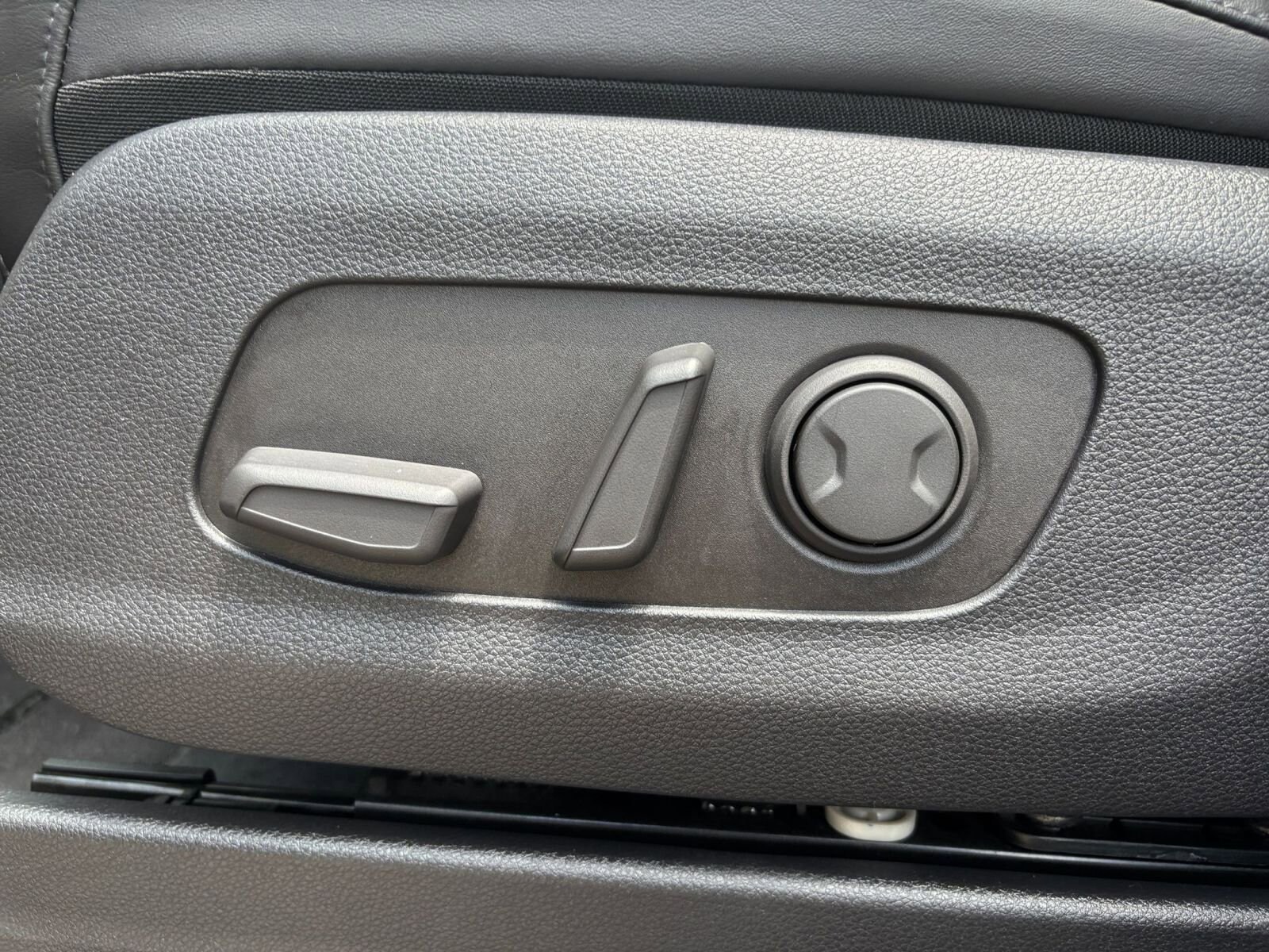 Thumbnail: 2024 Kia Carnival - 23
