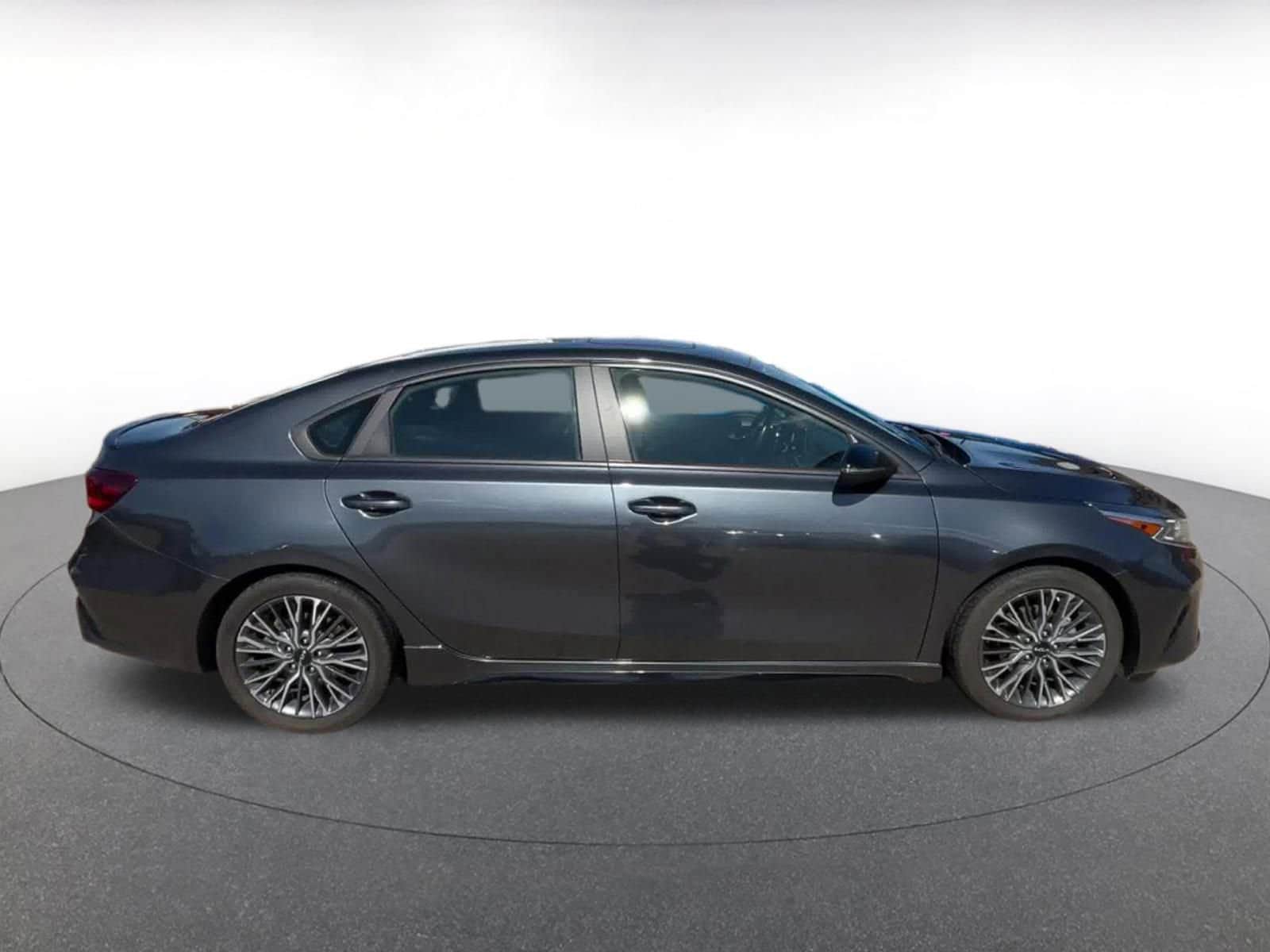 Thumbnail: 2023 Kia Forte - 16