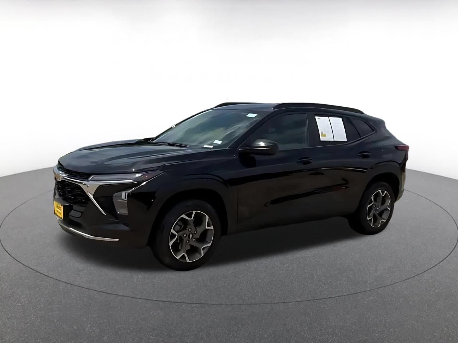 Thumbnail: 2025 Chevrolet Trax - 8