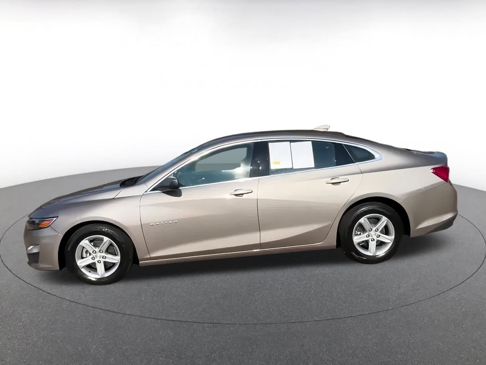Thumbnail: 2024 Chevrolet Malibu - 9