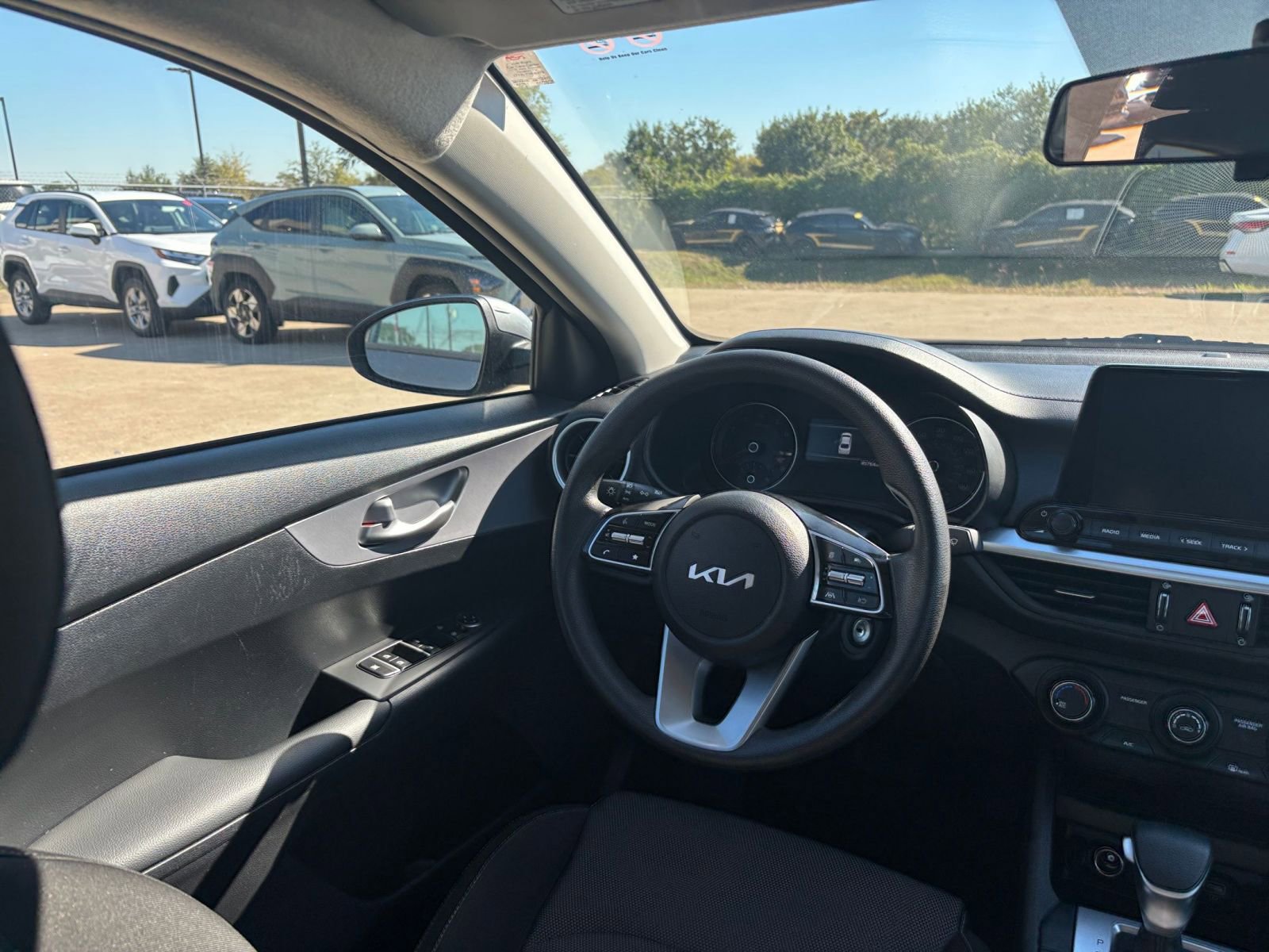 Thumbnail: 2024 Kia Forte - 32