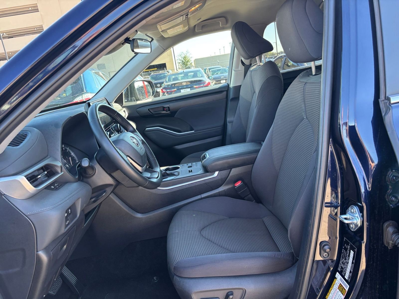 Thumbnail: 2025 Toyota Highlander - 29