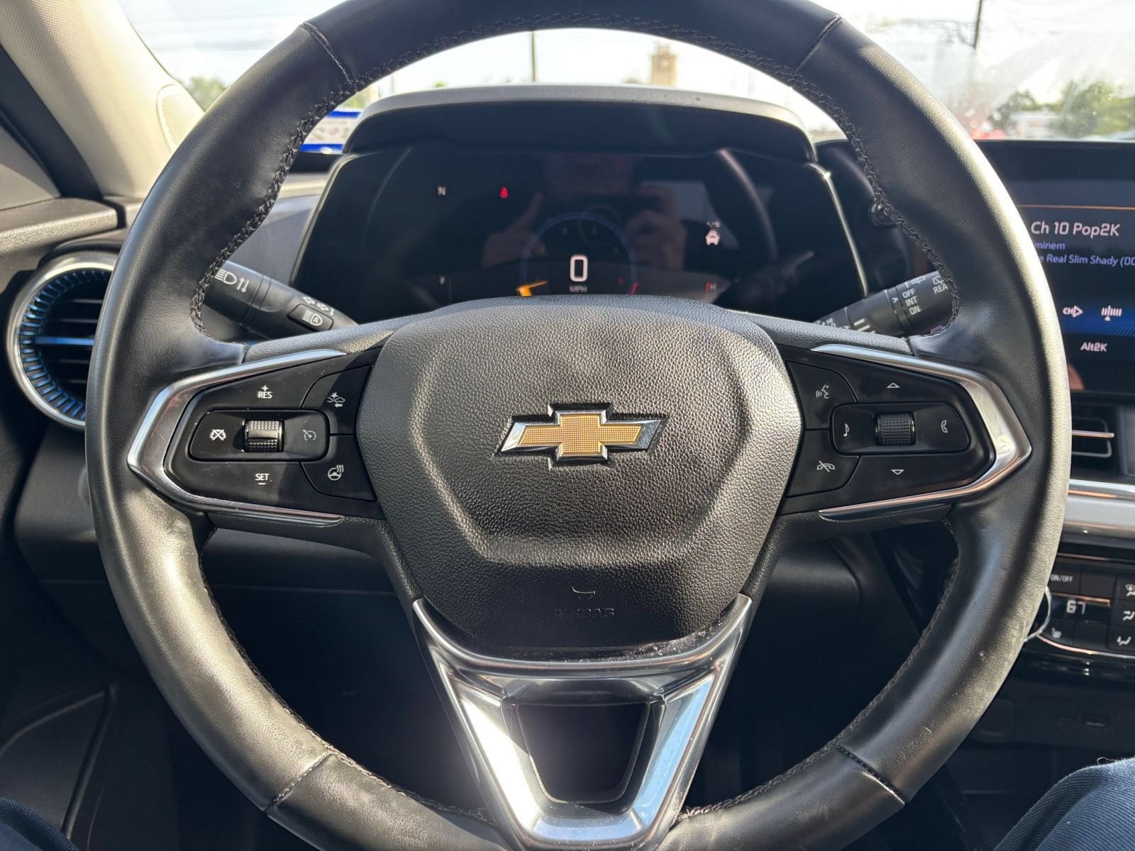 Thumbnail: 2025 Chevrolet Trax - 27