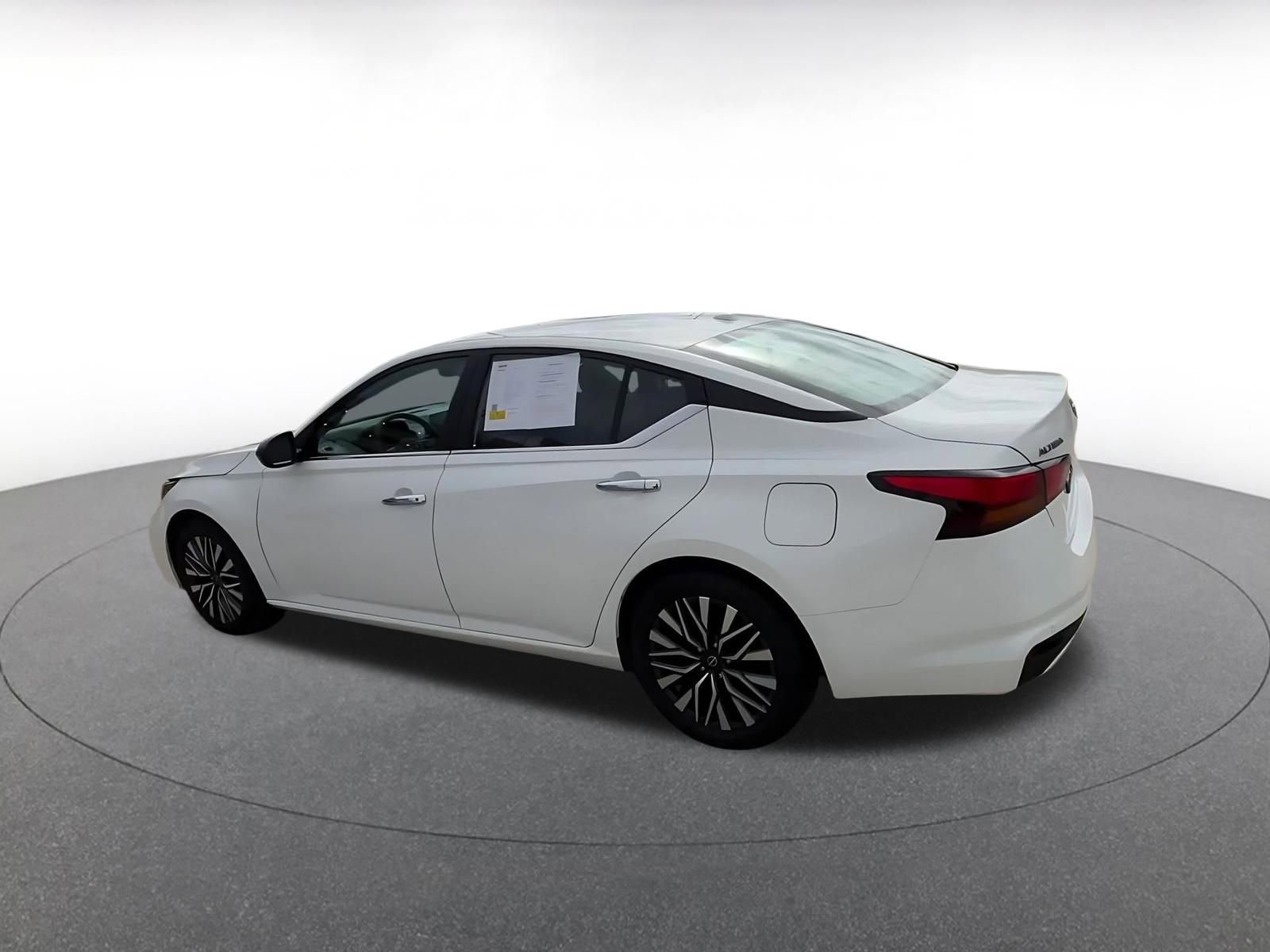 Thumbnail: 2025 Nissan Altima - 10