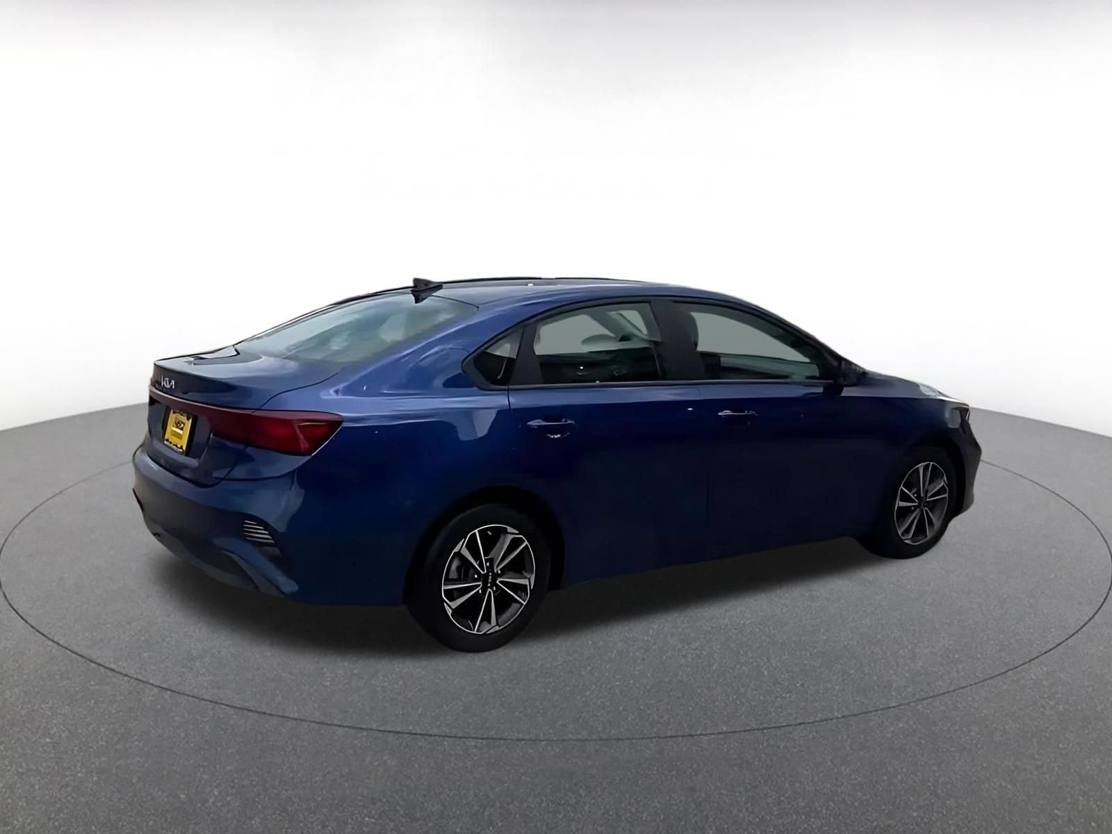 Thumbnail: 2024 Kia Forte - 14