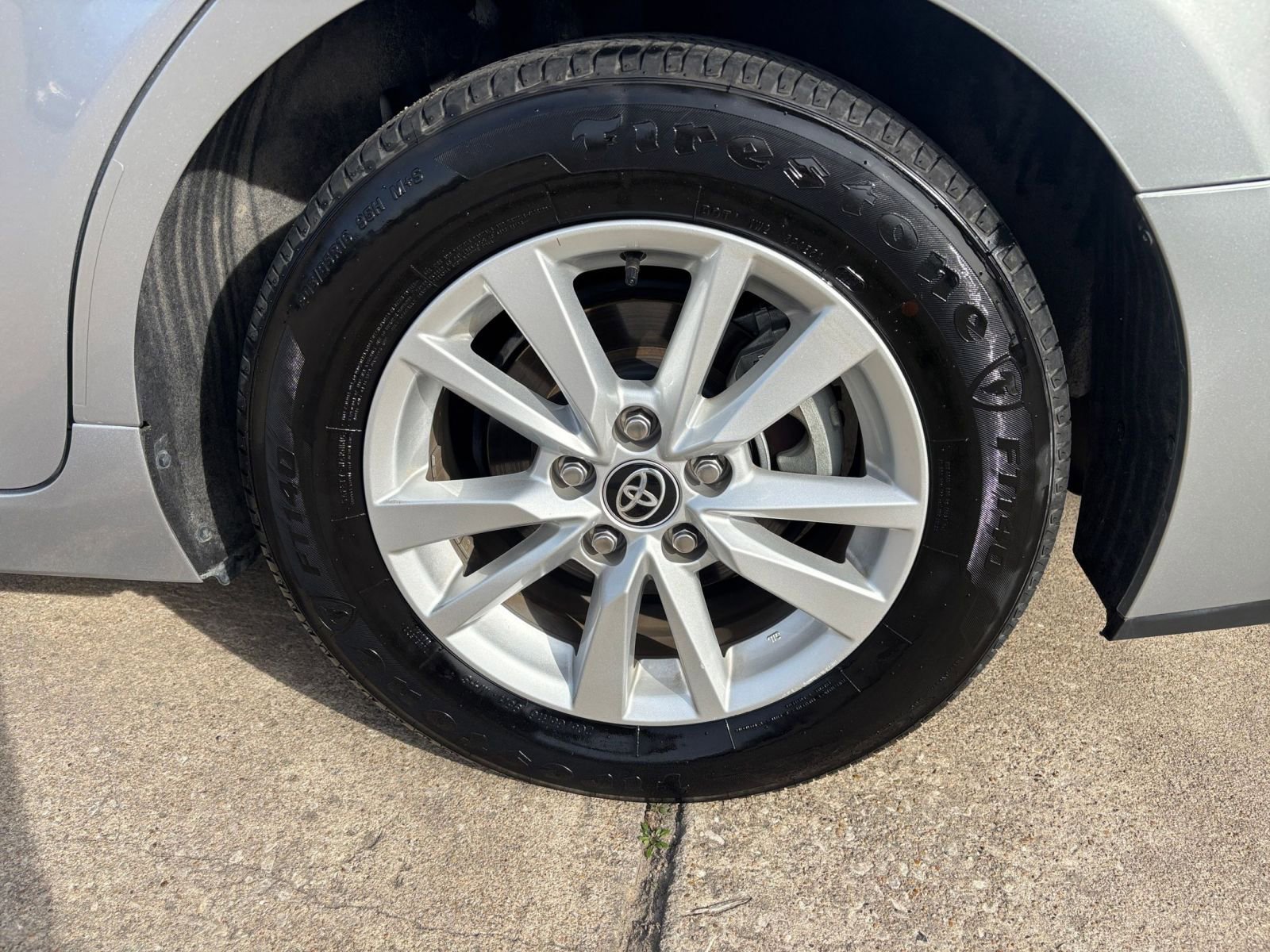 Thumbnail: 2025 Toyota Camry - 25