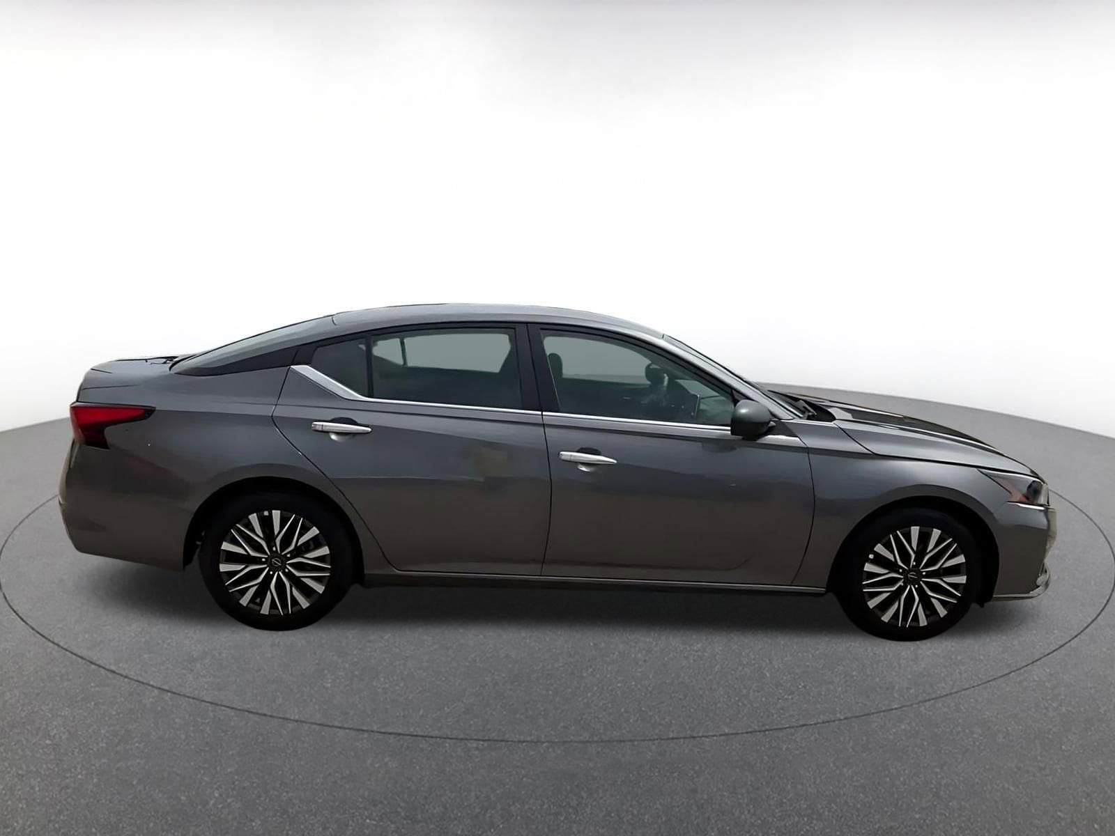 Thumbnail: 2025 Nissan Altima - 16