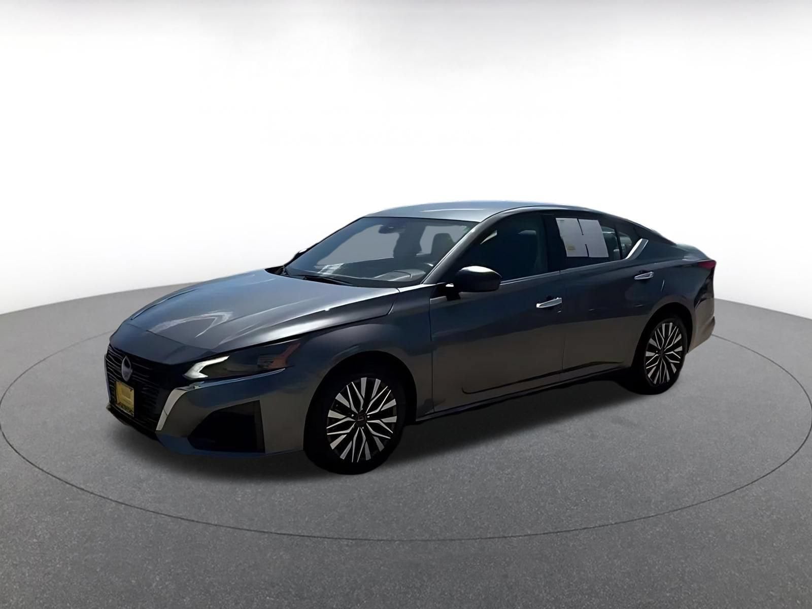 Thumbnail: 2025 Nissan Altima - 8