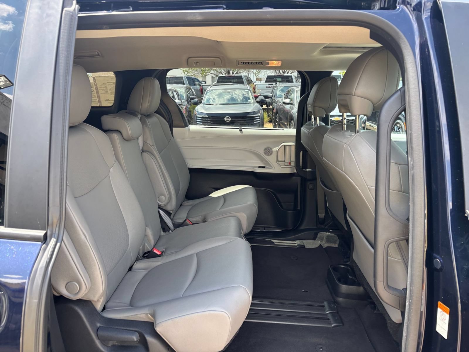 Thumbnail: 2025 Toyota Sienna - 26