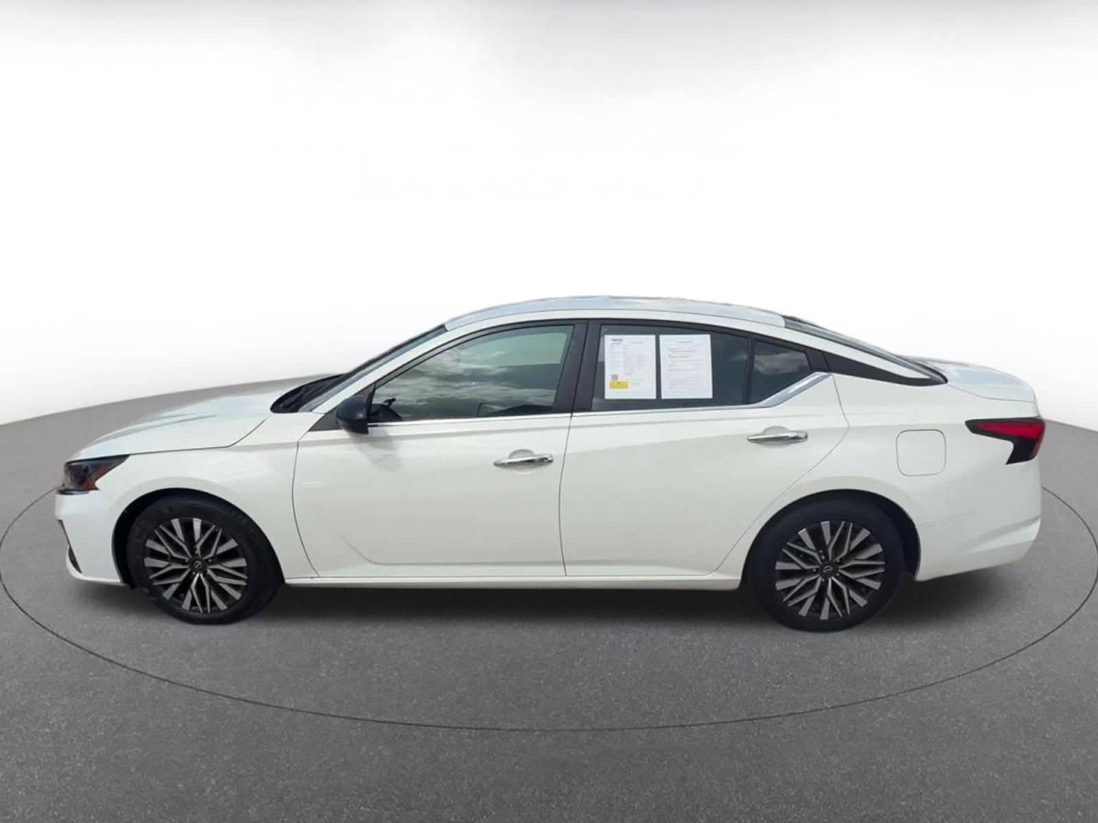 Thumbnail: 2025 Nissan Altima - 9