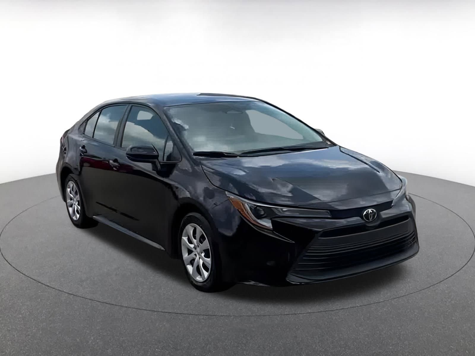 Thumbnail: 2024 Toyota Corolla - 3