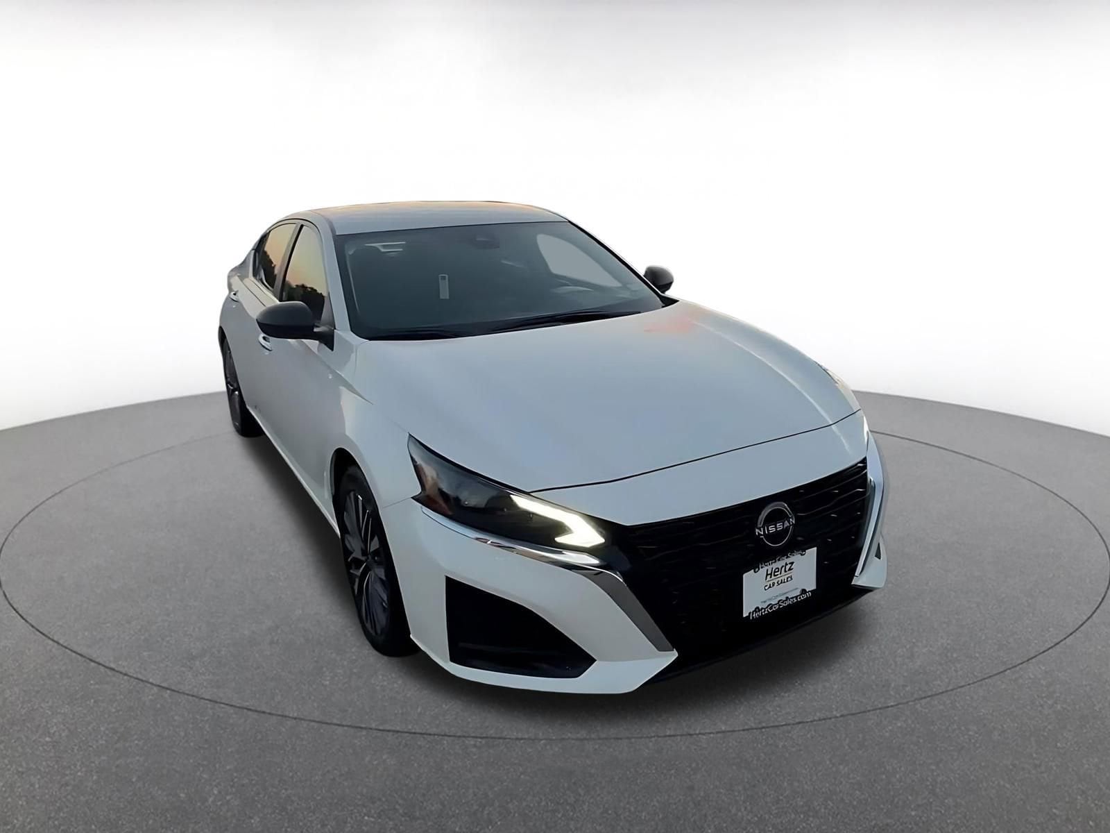 Thumbnail: 2025 Nissan Altima - 3