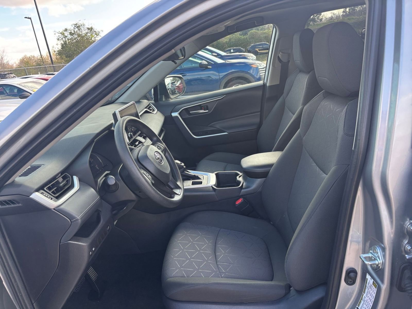 Thumbnail: 2025 Toyota RAV4 - 28