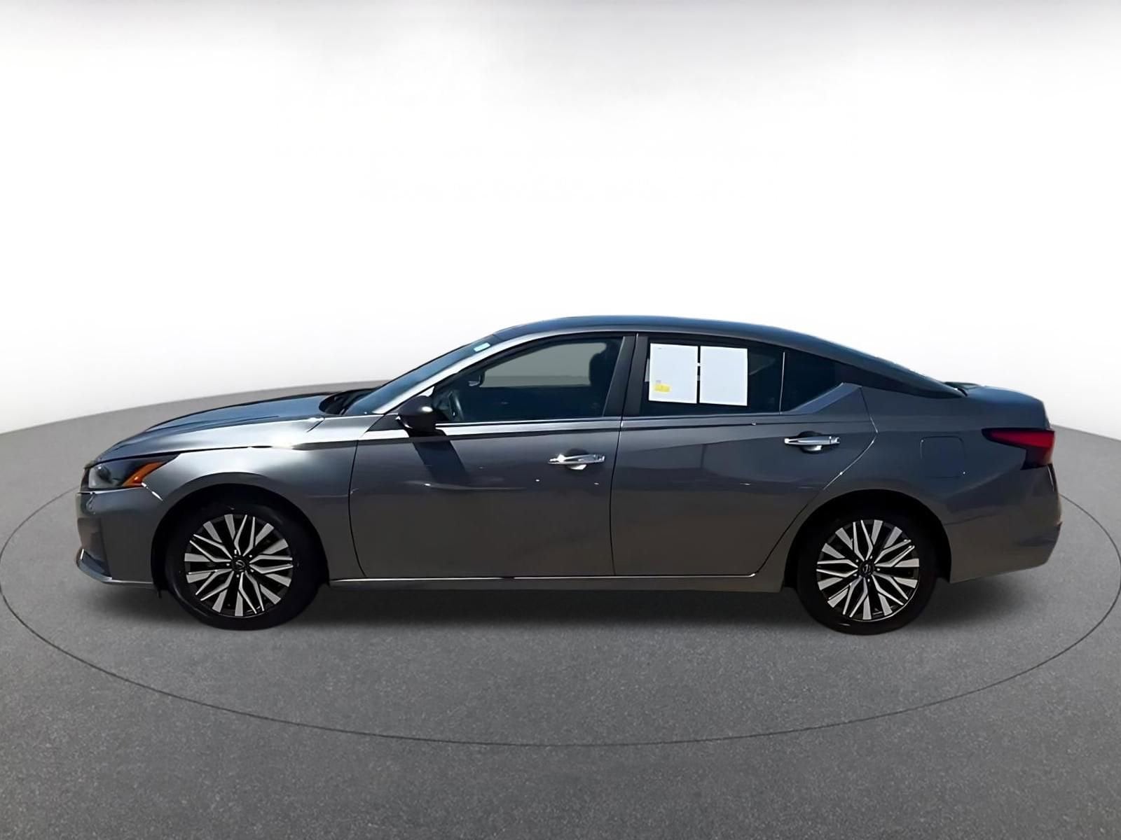 Thumbnail: 2025 Nissan Altima - 9