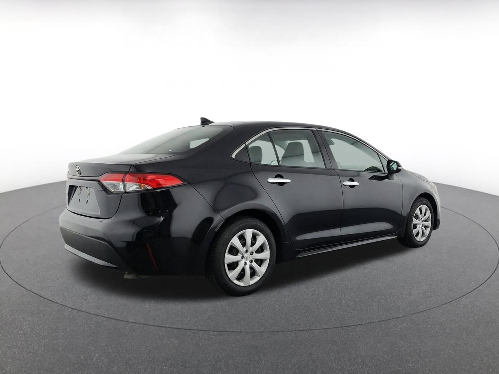 Thumbnail: 2025 Toyota Corolla - 9