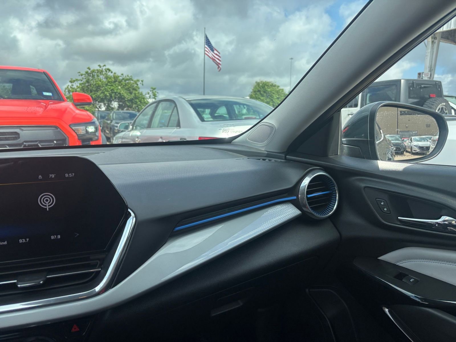 Thumbnail: 2025 Chevrolet Trax - 34