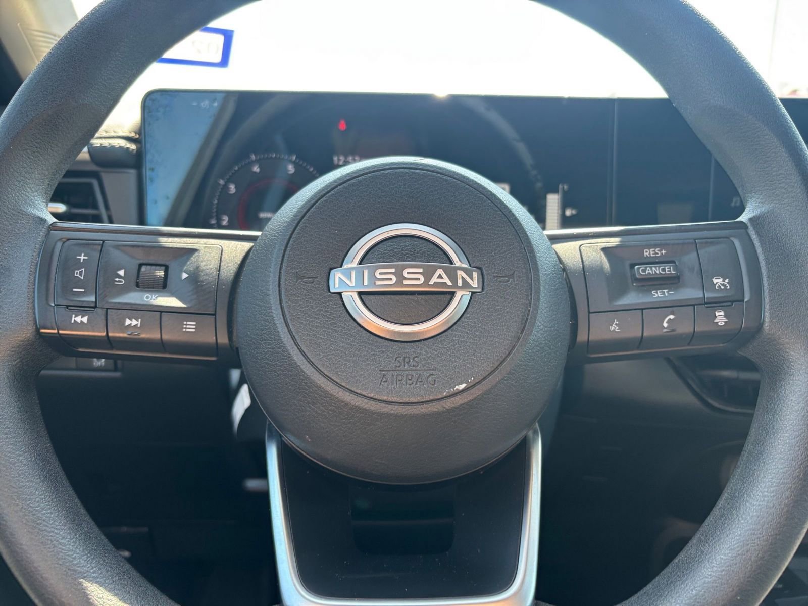 Thumbnail: 2025 Nissan Kicks - 25