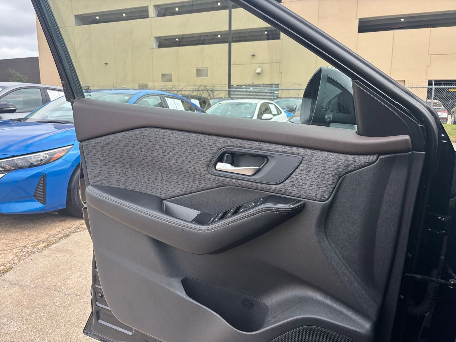 Thumbnail: 2023 Nissan Rogue - 20