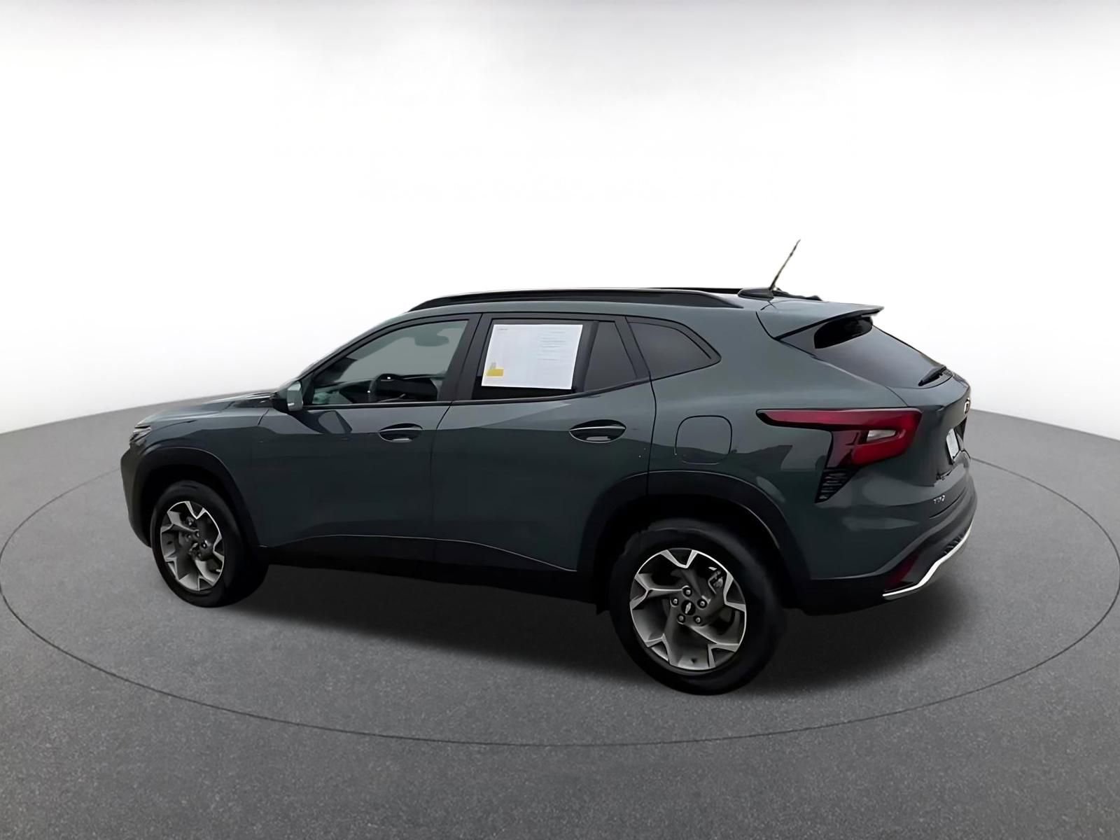 Thumbnail: 2025 Chevrolet Trax - 9