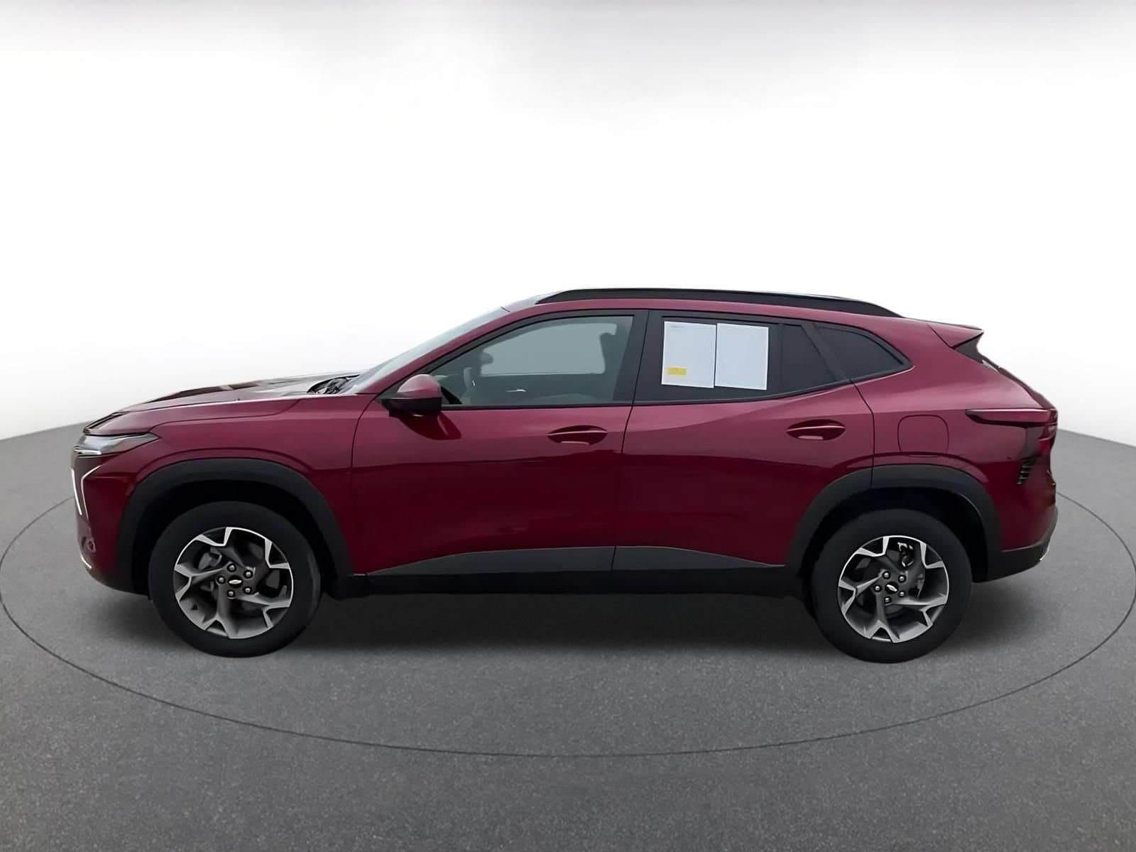 Thumbnail: 2025 Chevrolet Trax - 8
