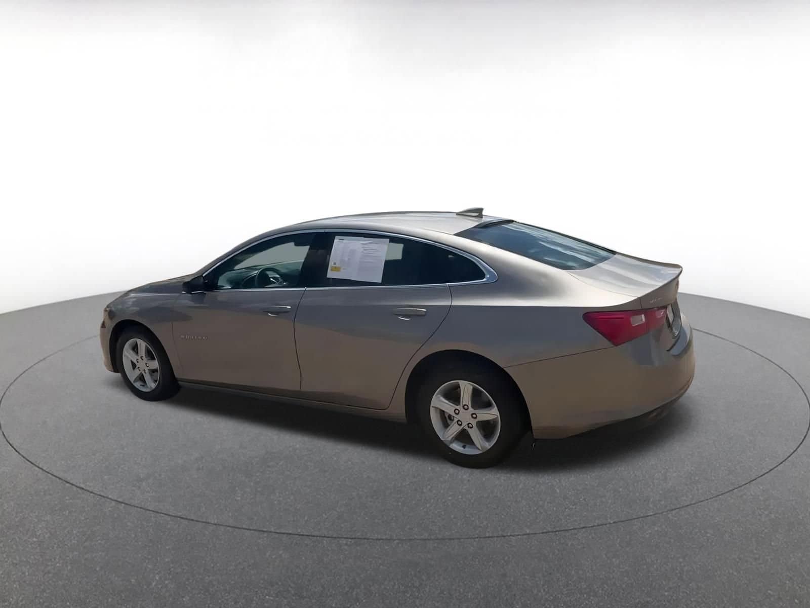 Thumbnail: 2024 Chevrolet Malibu - 9