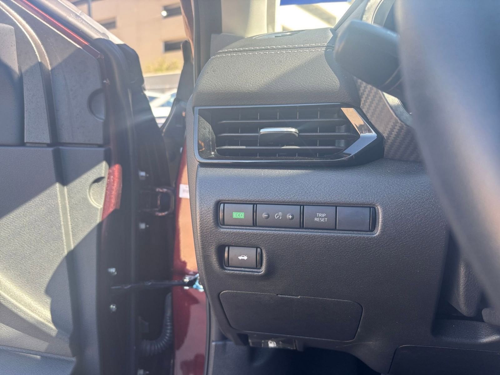 Thumbnail: 2025 Nissan Sentra - 32