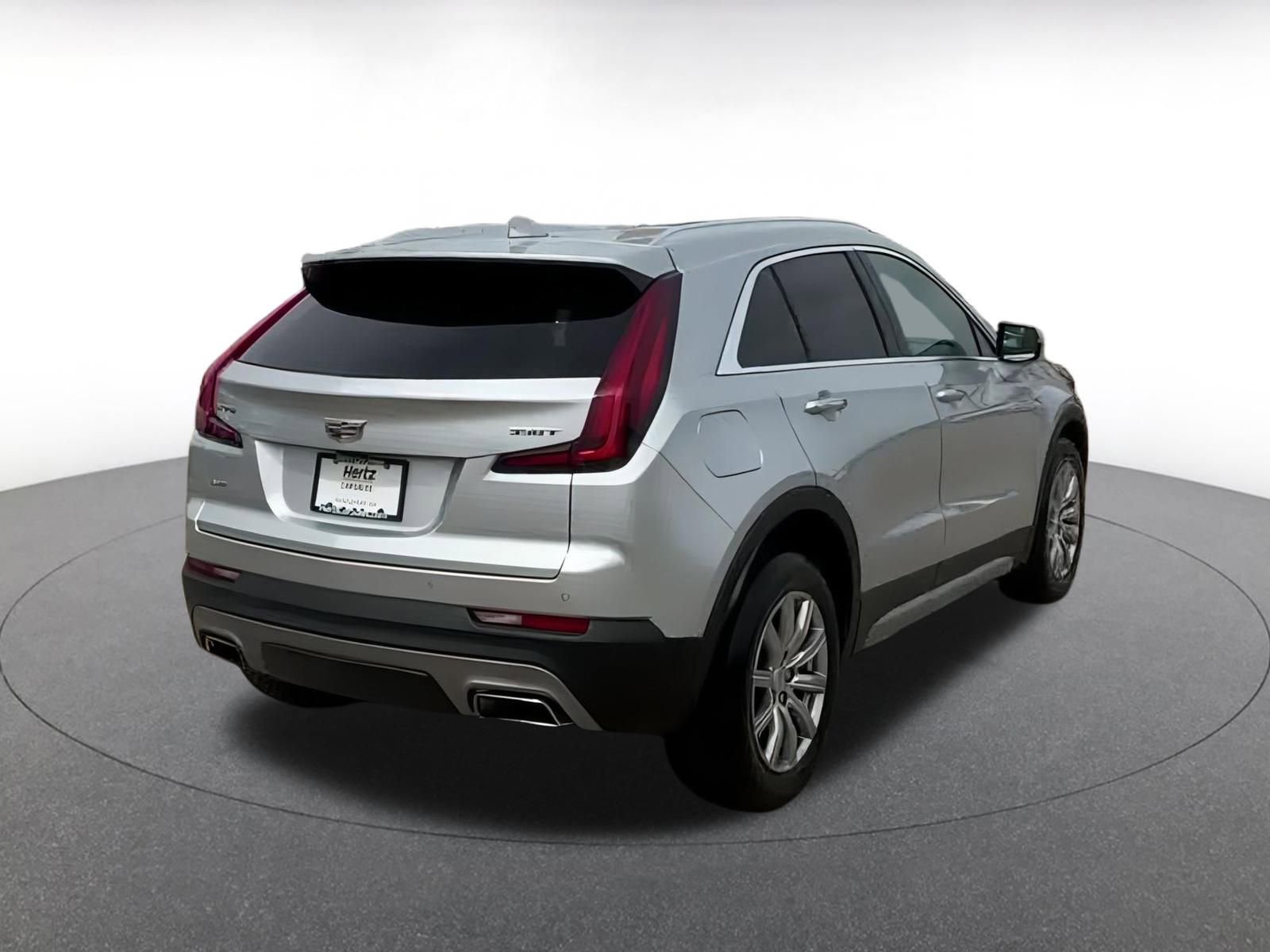 Thumbnail: 2022 Cadillac XT4 - 16