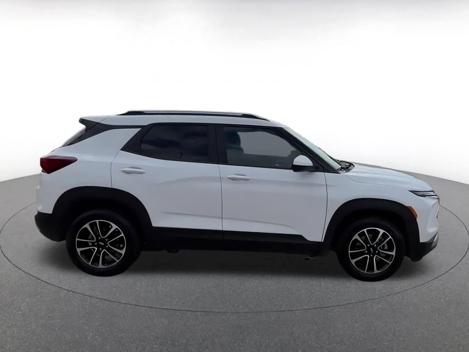 Thumbnail: 2025 Chevrolet TrailBlazer - 16