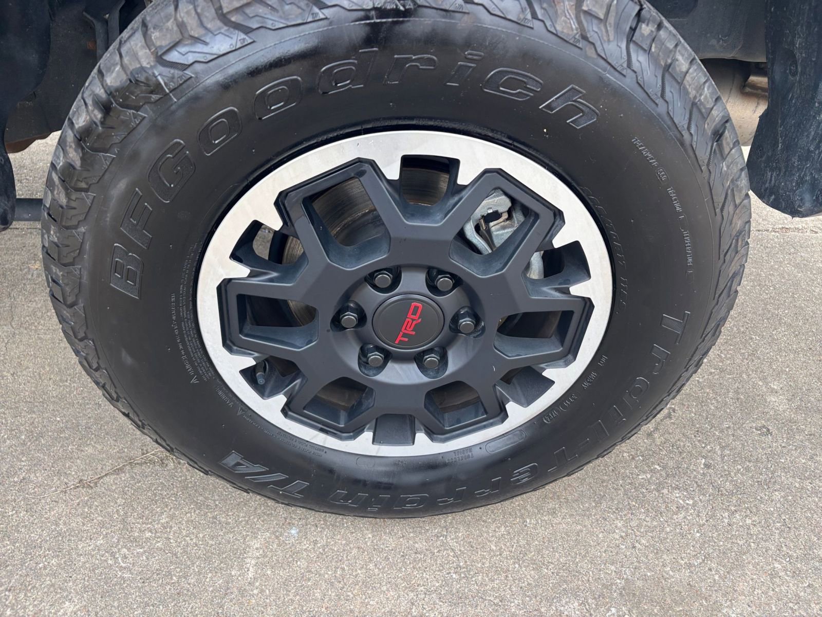 Thumbnail: 2024 Toyota Tacoma - 28