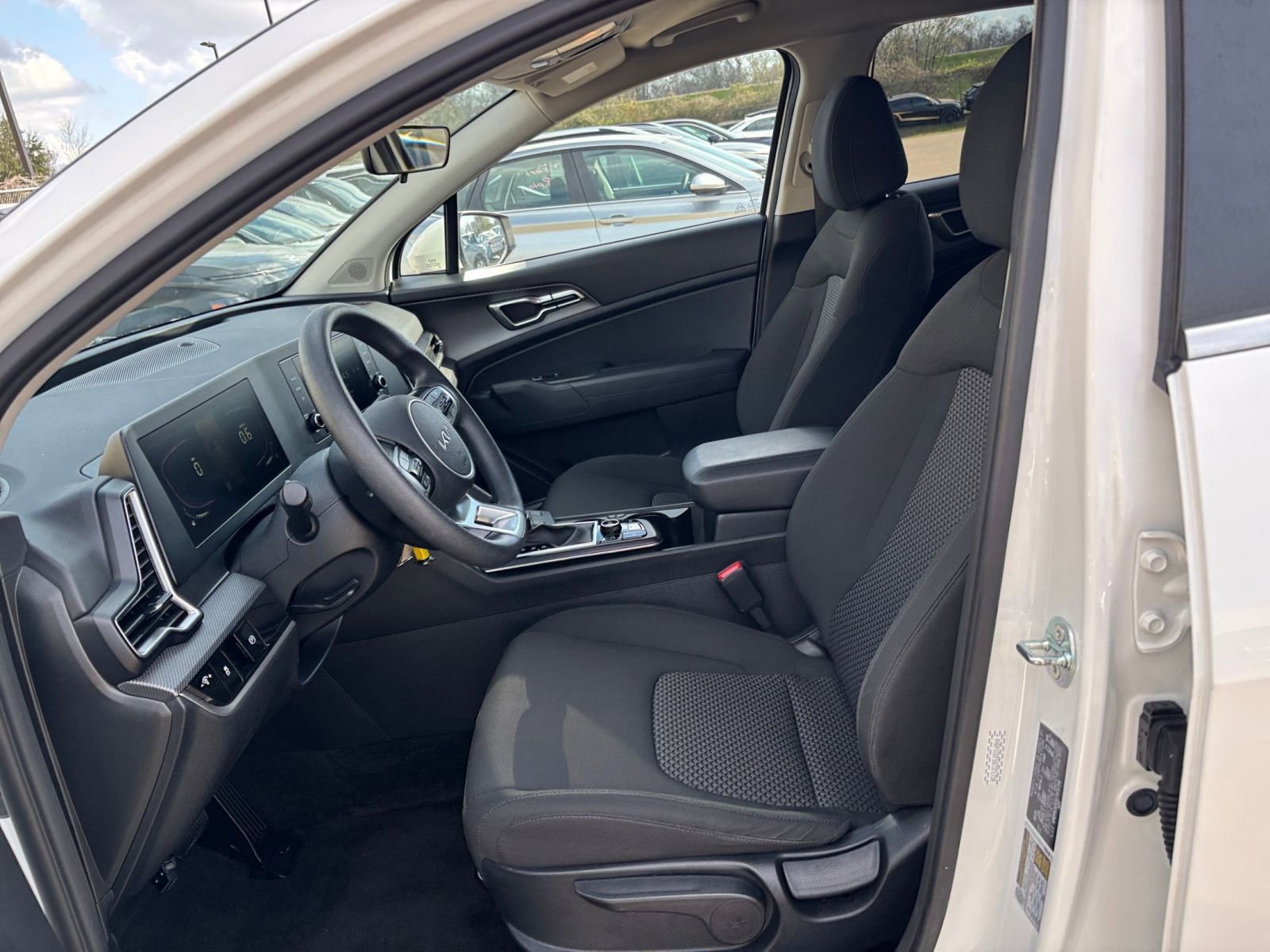 Thumbnail: 2025 Kia Sportage - 25